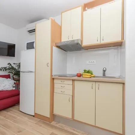 Marie Appartamento Makarska